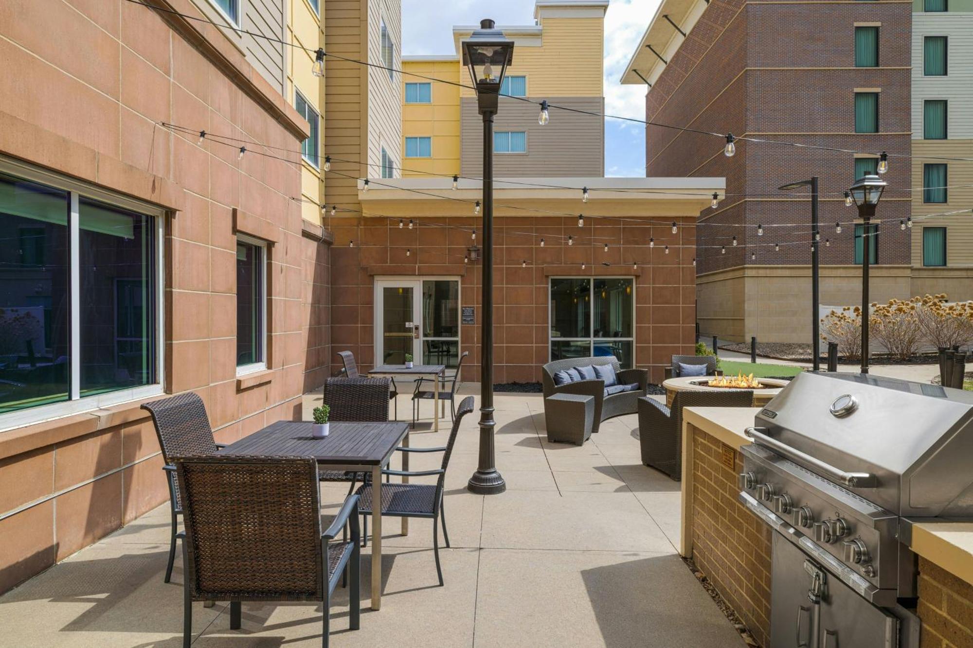 Residence Inn By Marriott Des Moines Downtown Exterior photo